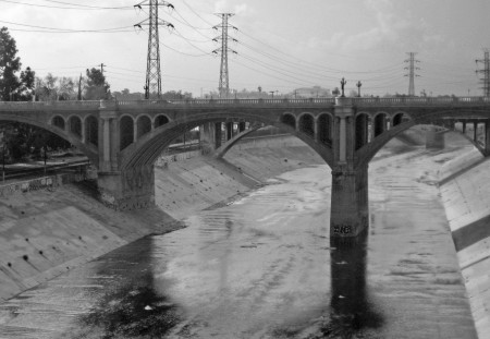 Los_Angeles_River_Bridge_B&W